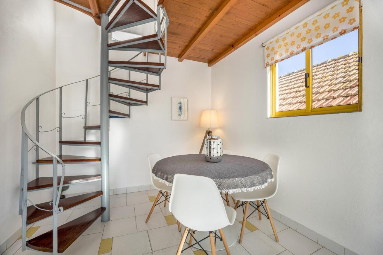 Amarelo Apartment