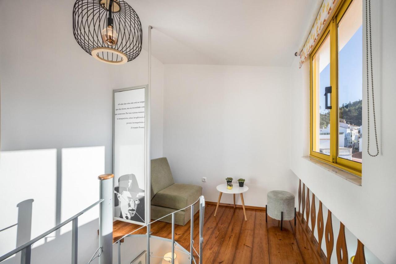 Amarelo Apartment *