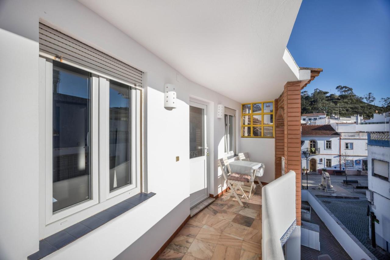 Amarelo Apartment